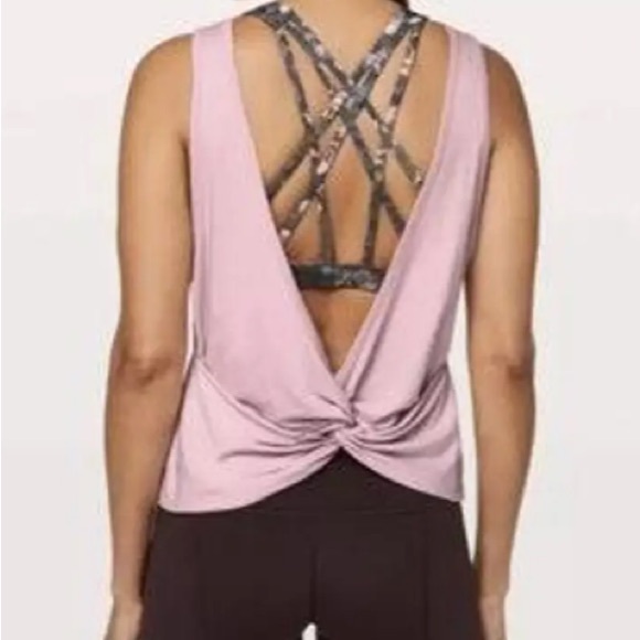 lululemon athletica Tops - LULULEMON Athletica twist back tank